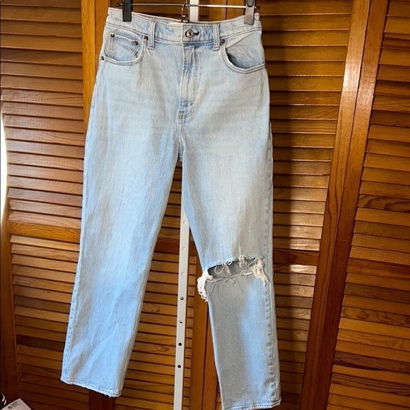 Abercrombie & Fitch ultra high-rise Light Blue Distressed Women's Jeans 27/4s - Picture 1 of 9